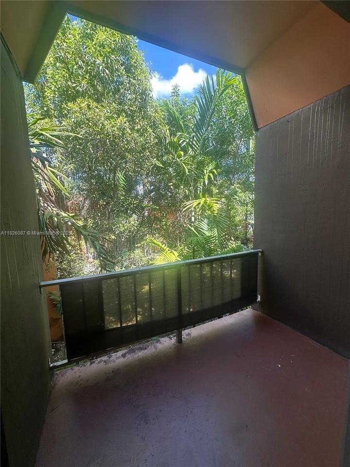 9487 Sw 76th St #M8 - Photo 3 of 16