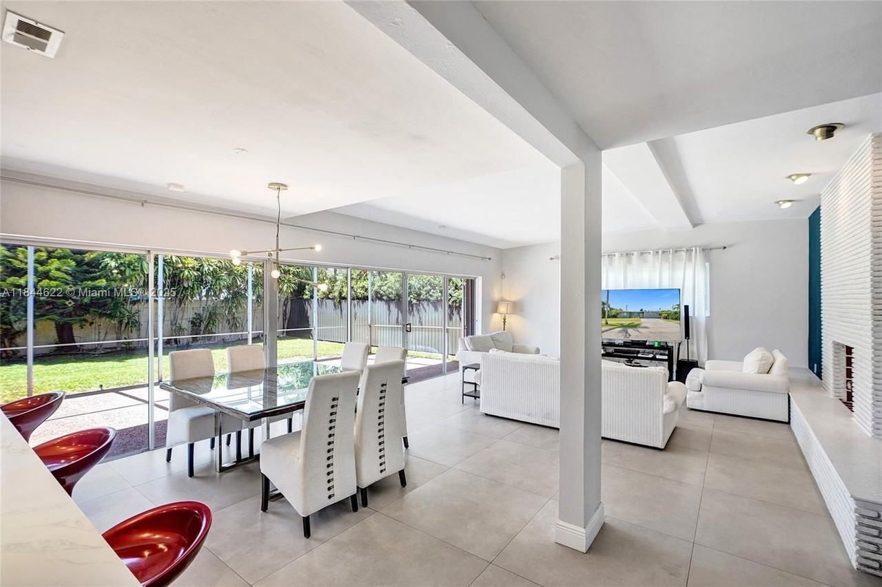 1940 Ne 185th Ter - Photo 2 of 28