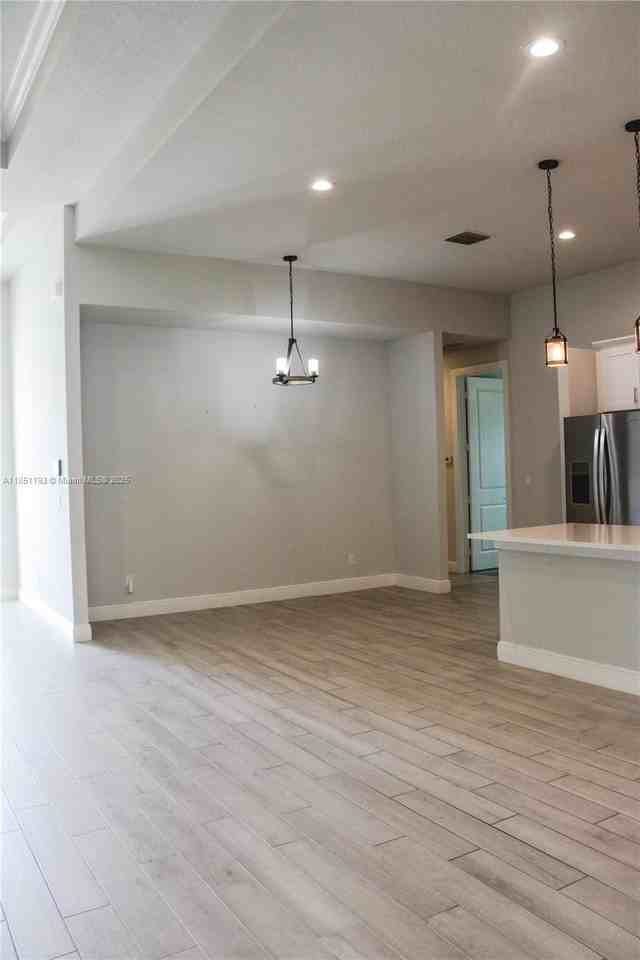 5231 Iredell Street - Photo 7 of 28