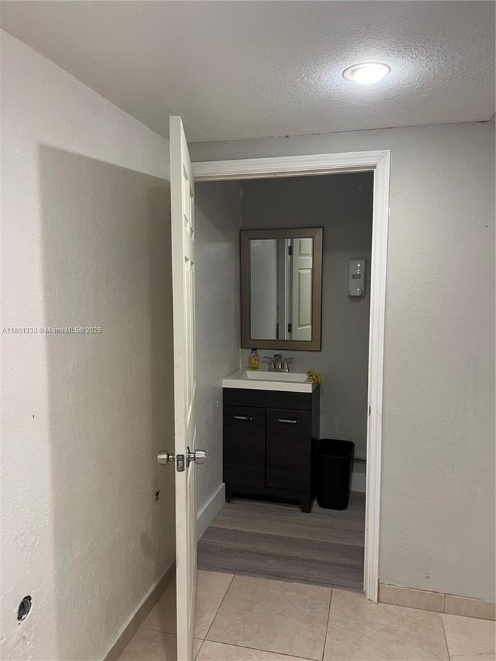 149 Bentley Dr #151 - Photo 6 of 9