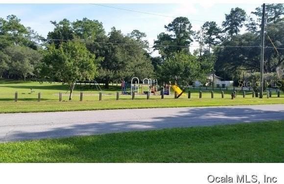 908 Se 23rd St - Photo 4 of 13