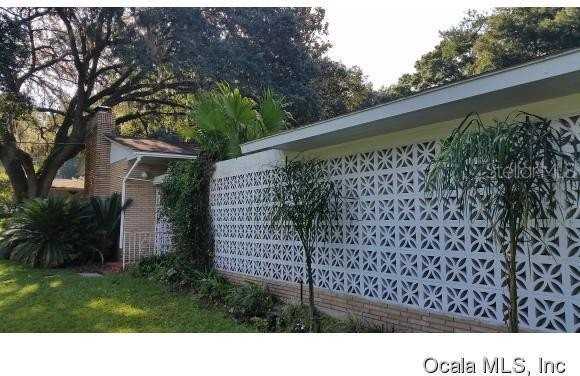 908 Se 23rd St - Photo 6 of 13