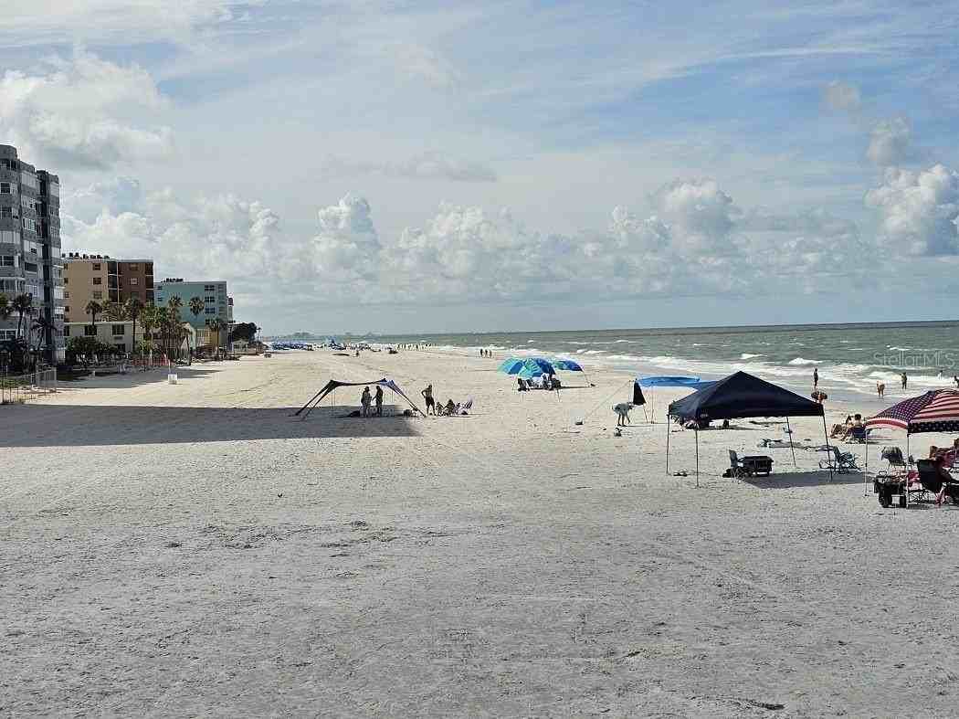 175 174th Terrace Dr E #1 - Photo 6 of 26