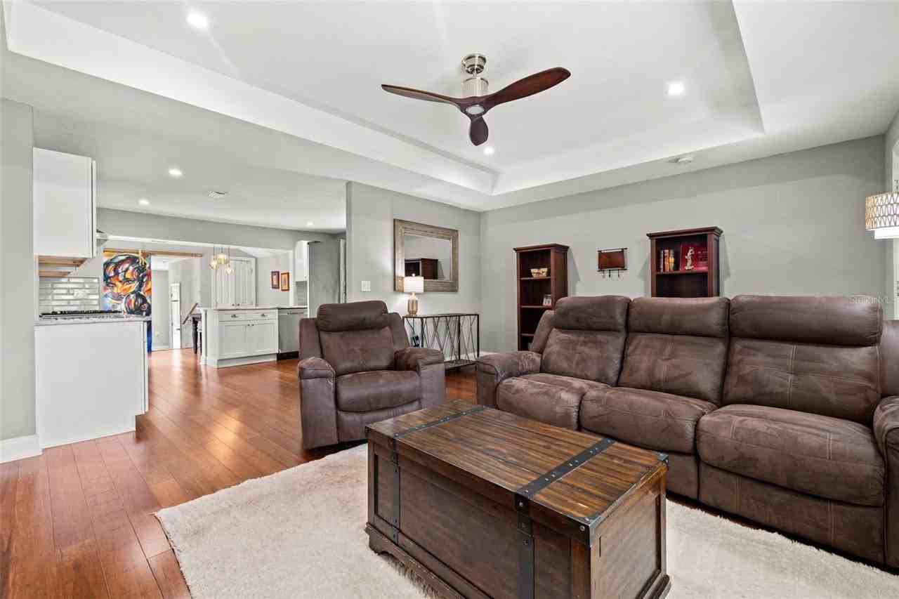 2309 2nd Ave S - Photo 5 of 36