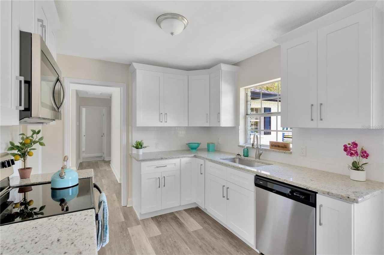 3508 Westfield Drive - Photo 6 of 24