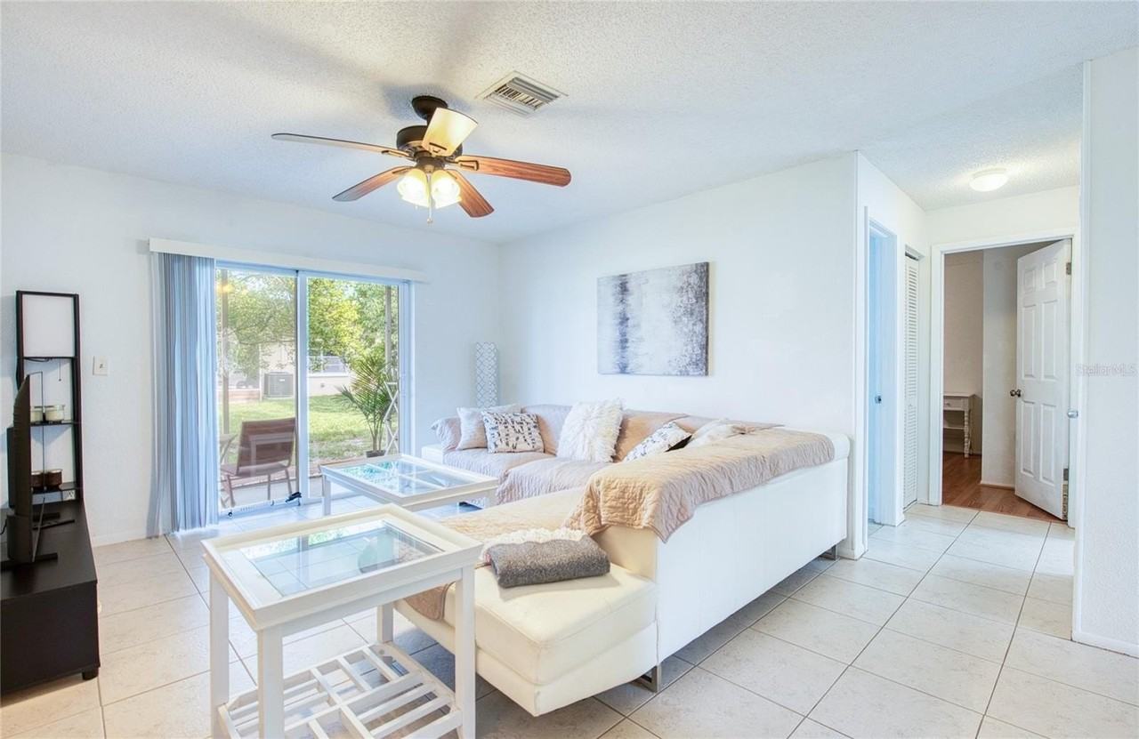 9987 87th St - Photo 3 of 23