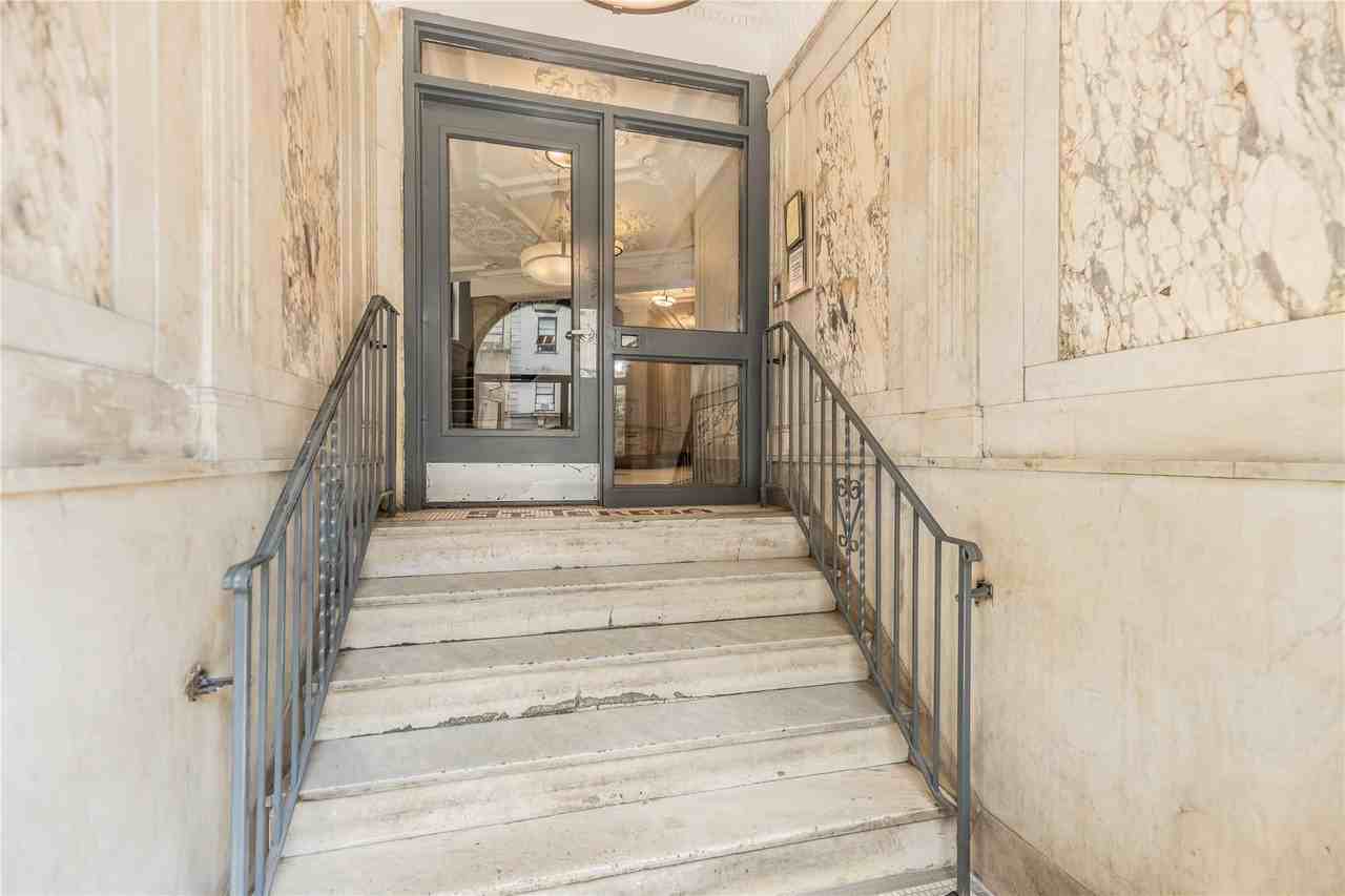 29 Convent Ave #24 - Photo 3 of 19