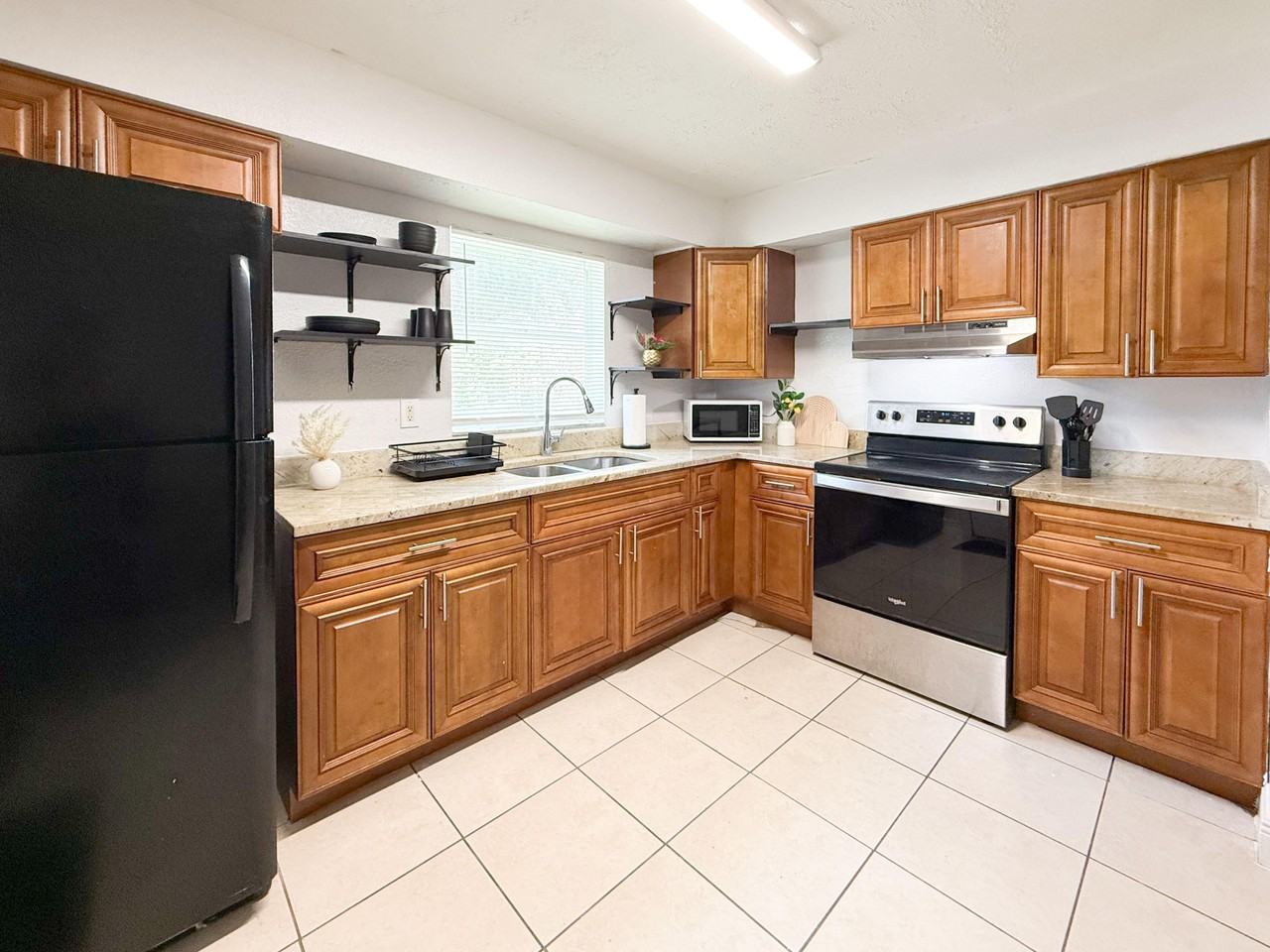 E Sewaha St - Photo 3 of 7