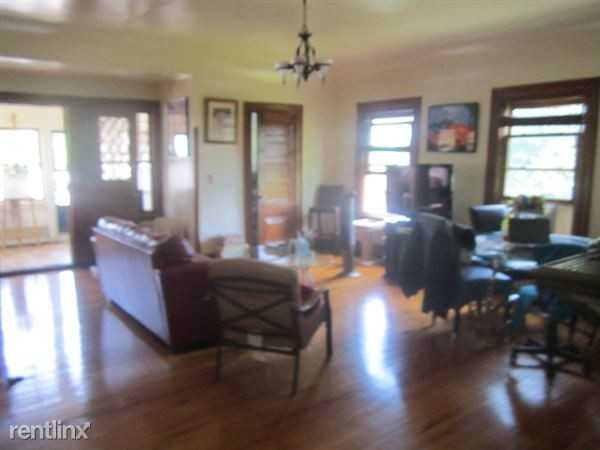 Hackett Circle - Photo 3 of 8