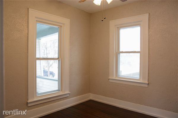 1017 W Barnes Ave - Photo 2 of 10