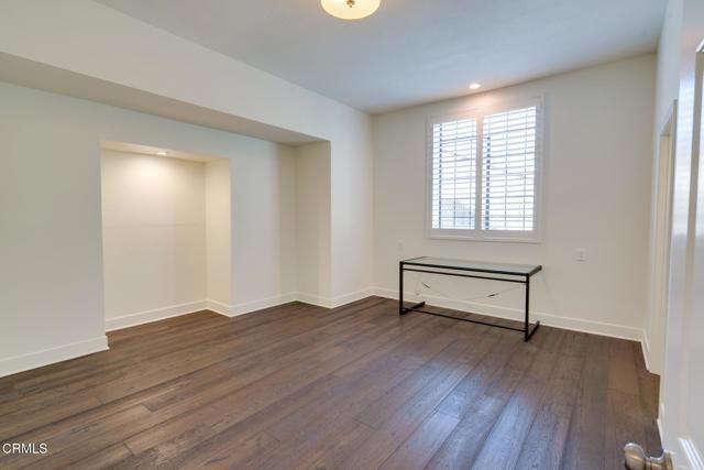 1870 Mcfarlane St - Photo 3 of 8