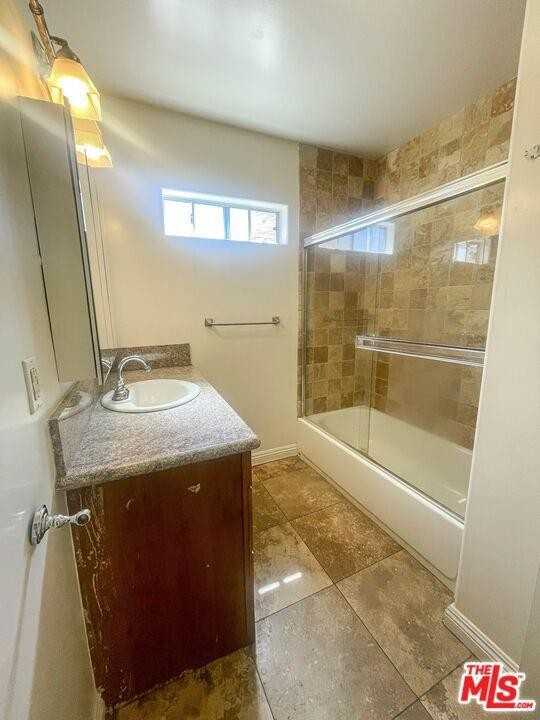 12612 Hatteras St - Photo 3 of 8