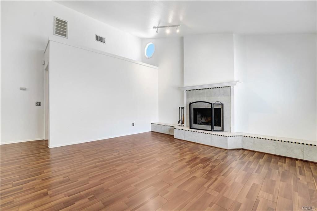 11940 Tiara St - Photo 3 of 8