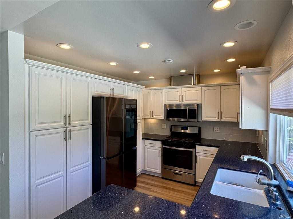 14121 Picasso Ct - Photo 3 of 8