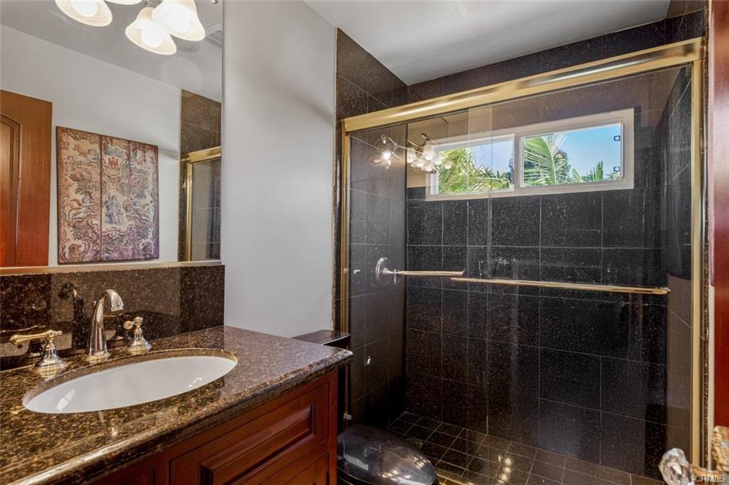33561 Valle Rd - Photo 2 of 8