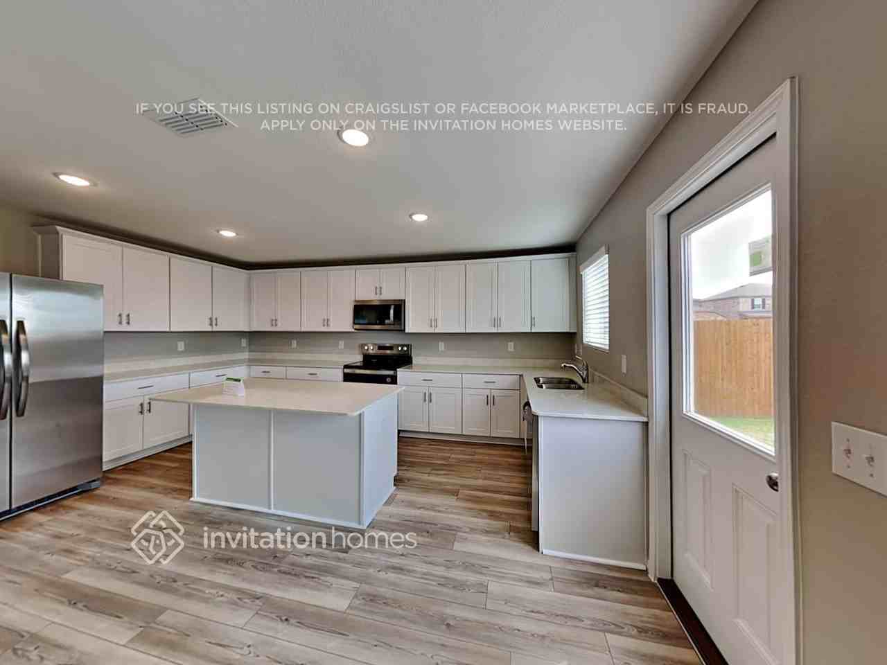 1107 Clear Dusk Ln - Photo 5 of 19