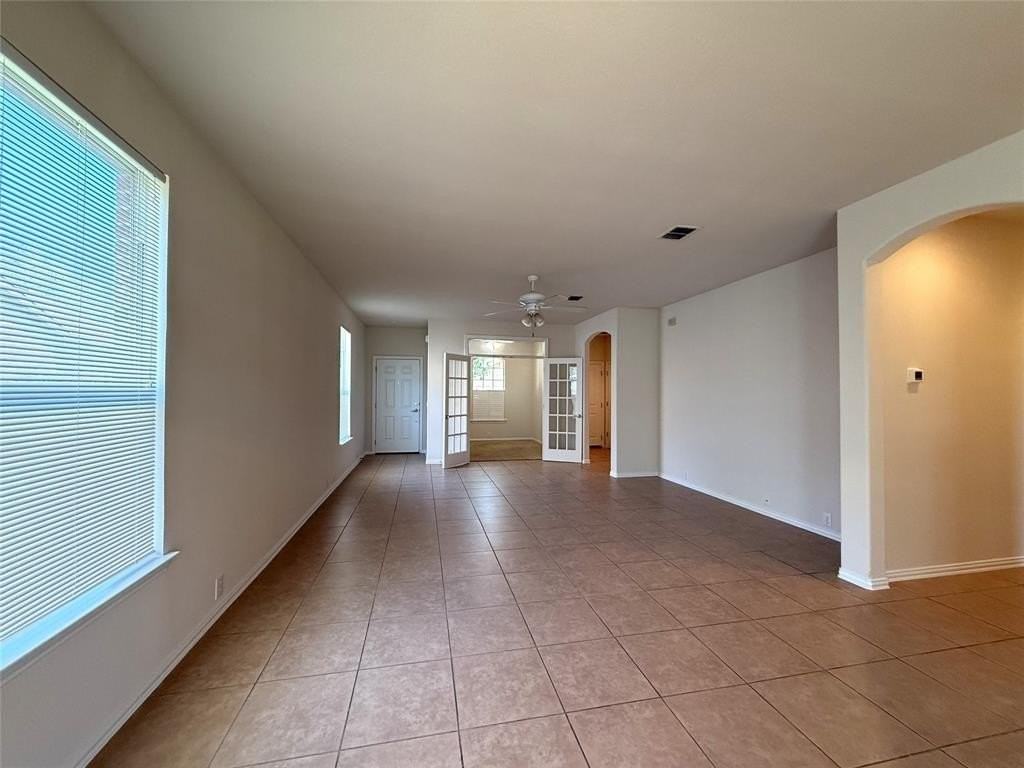 559 Rockledge Court - Photo 3 of 22