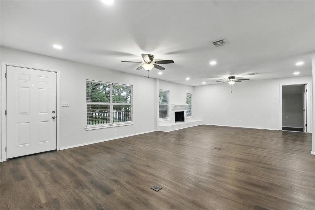 9337 Heron Dr - Photo 3 of 40