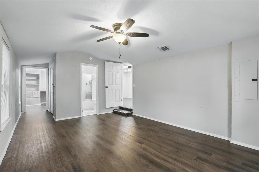 9337 Heron Dr - Photo 7 of 40