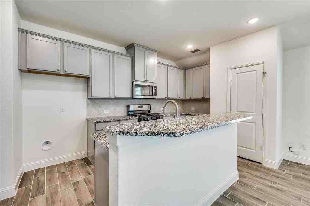 7025 Trailhead St - Photo 4 of 19