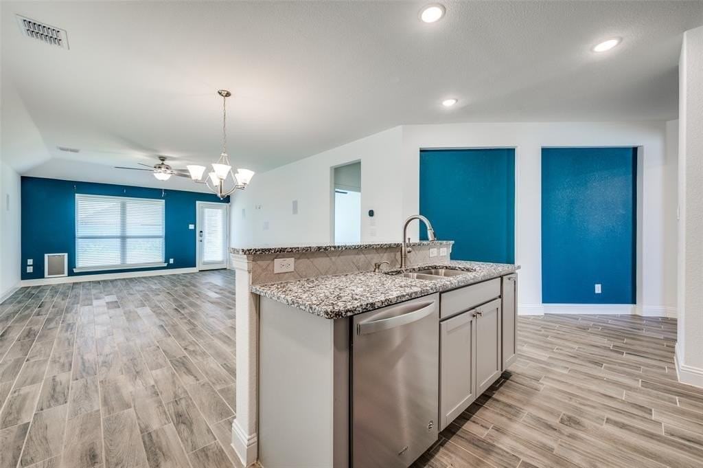 7025 Trailhead St - Photo 5 of 19