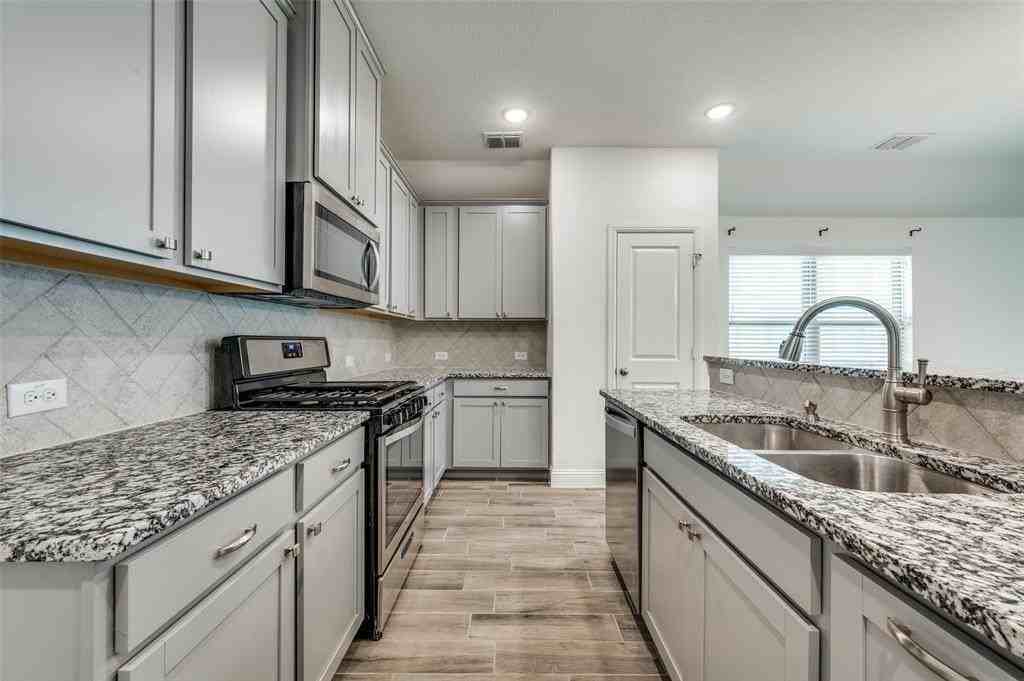 7025 Trailhead St - Photo 7 of 19