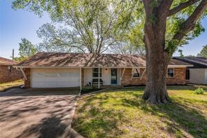 featured image of 204 Ross Ave