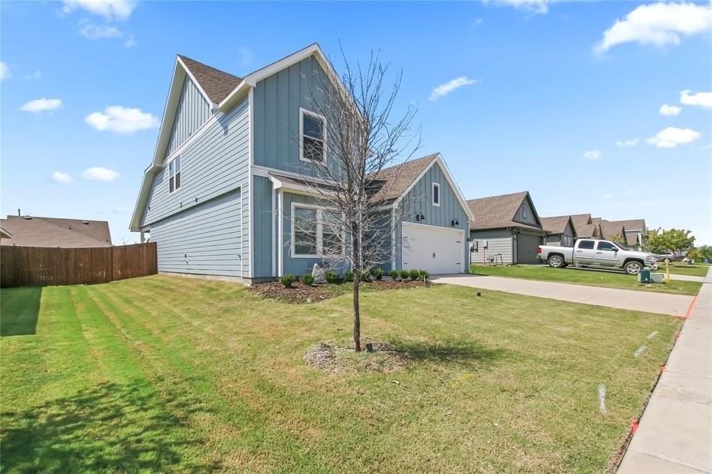 755 Amelia Ct - Photo 2 of 27