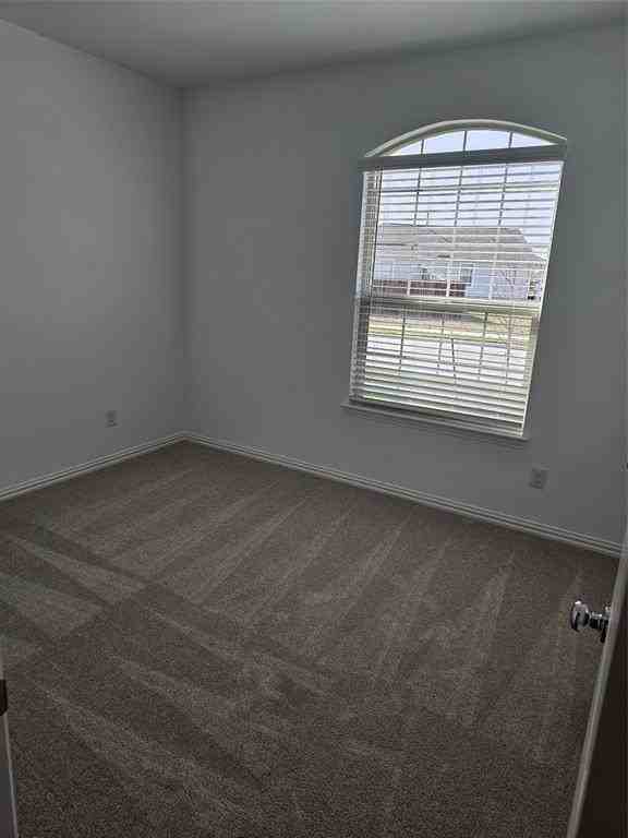 2410 Bold Venture Dr - Photo 5 of 27