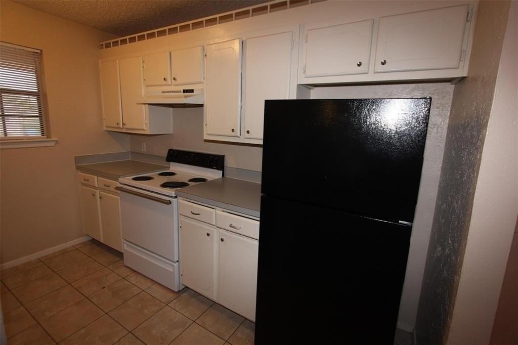 5610 Brookview Ct #D - Photo 4 of 15