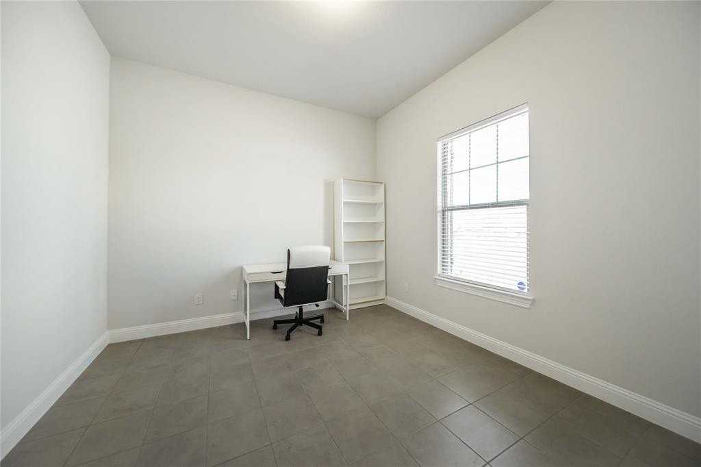 3902 Aventino Court - Photo 3 of 34