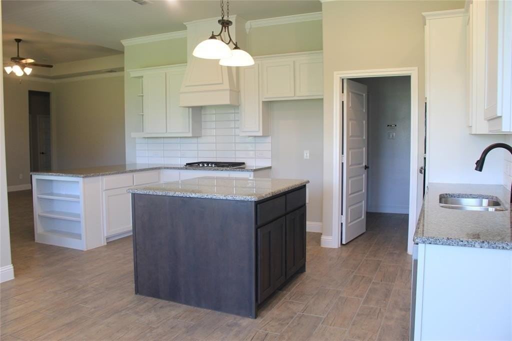 1082 Mickelson Dr - Photo 3 of 20