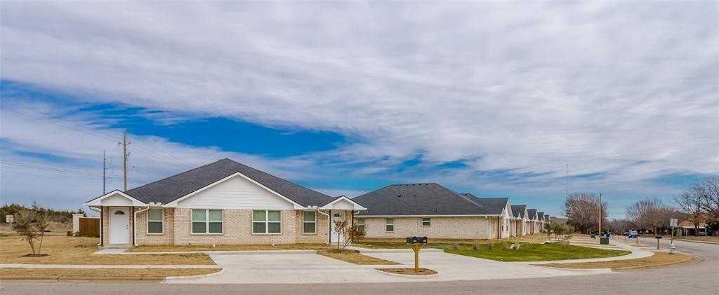 1010 Biloxi Dr - Photo 6 of 31