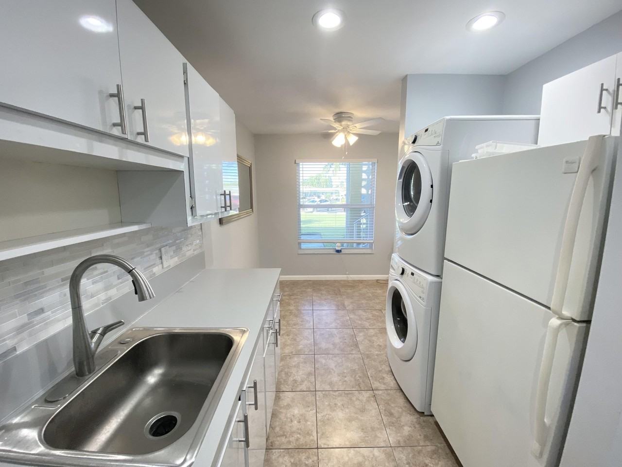 1100 Boxwood Dr #101 - Photo 4 of 33