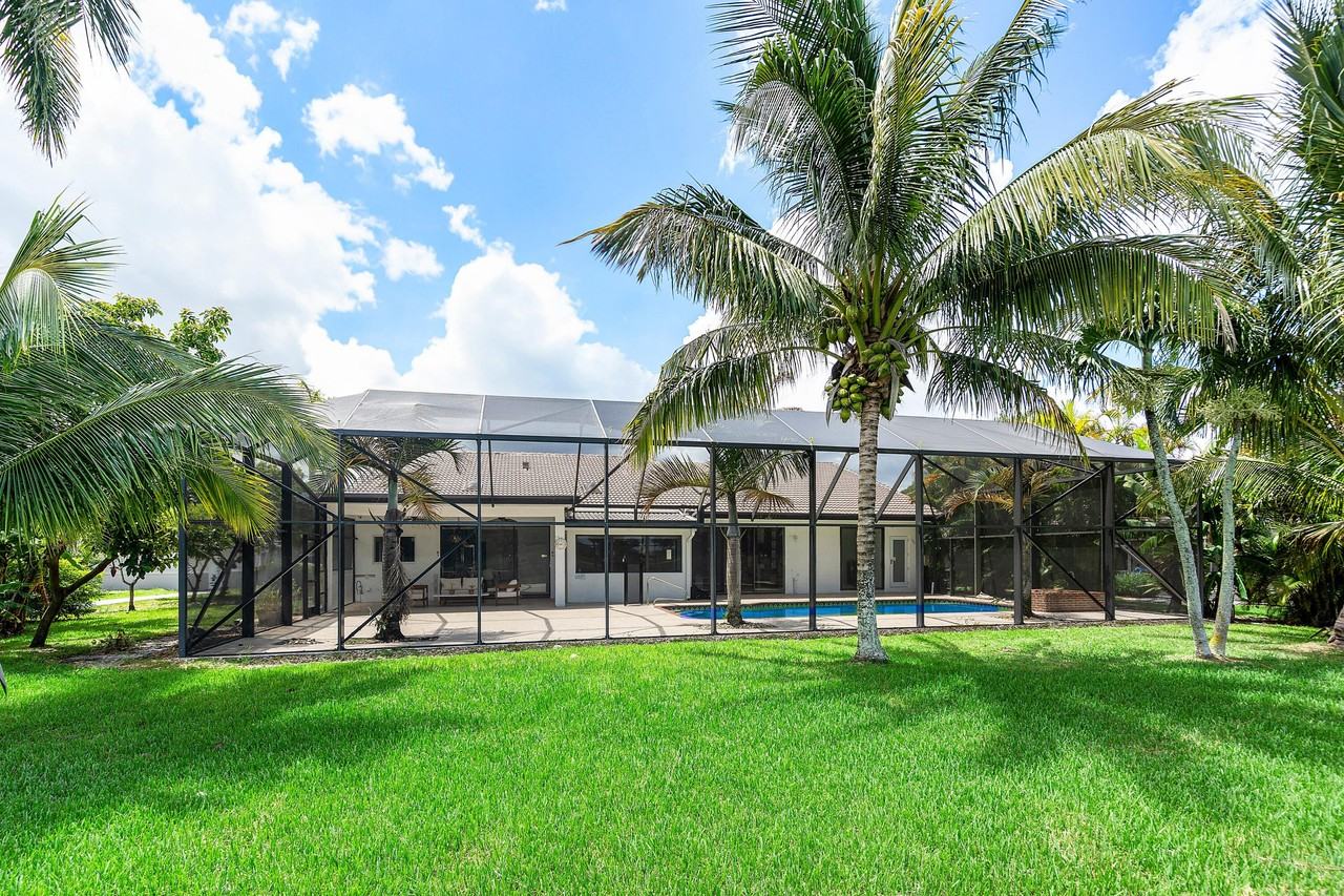 10391 Boca Woods Lane - Photo 4 of 50