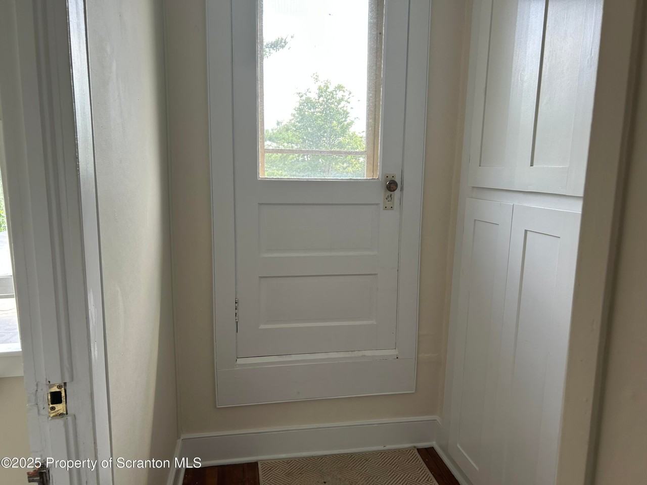 344 Church St - Photo 4 of 16