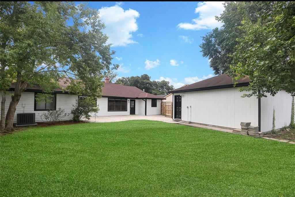 811 N Lake Verret Ct - Photo 3 of 25