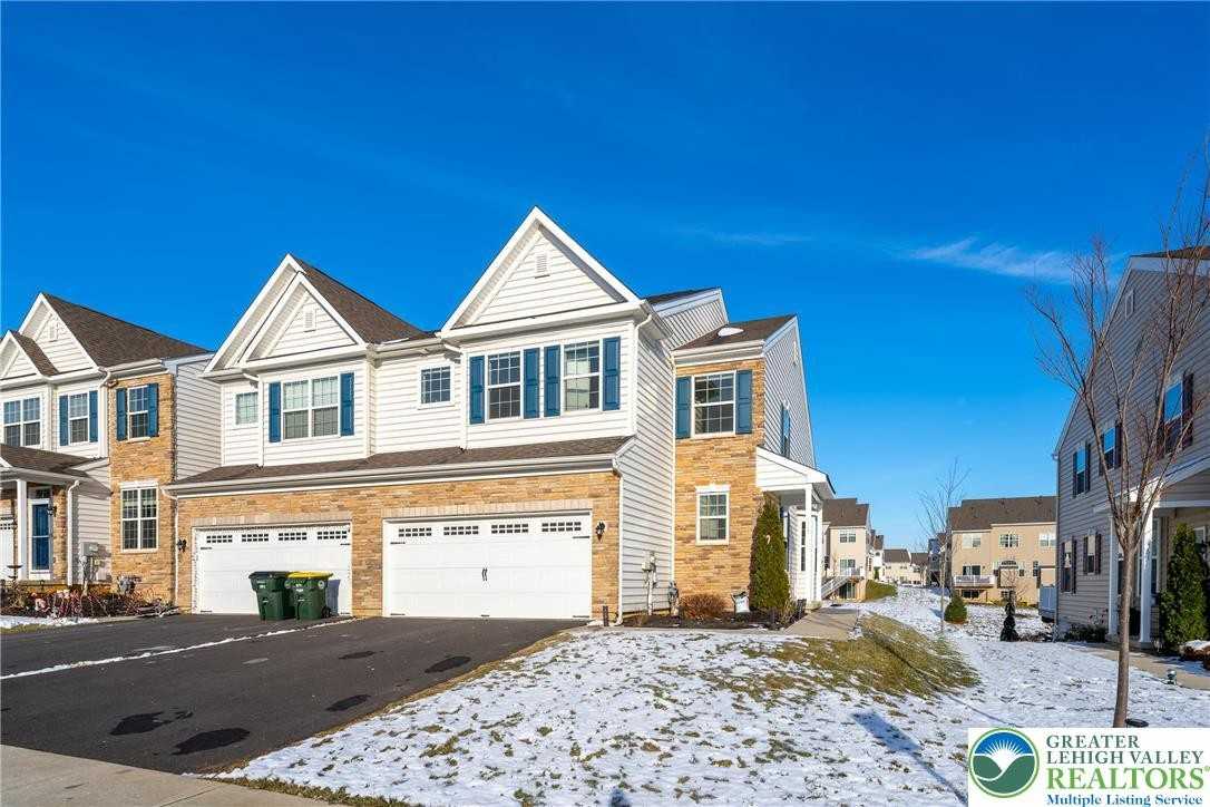 369 Redclover Ln - Photo 5 of 48