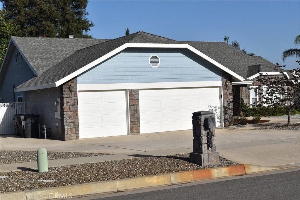 102 Klamath St - Photo 2 of 38