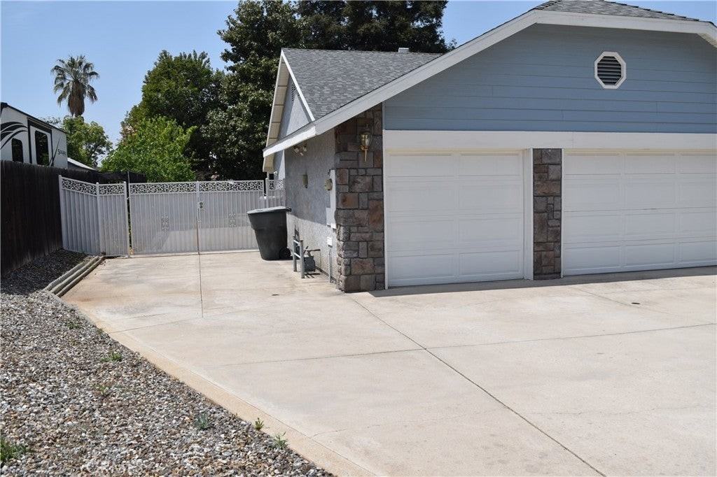 102 Klamath St - Photo 4 of 38