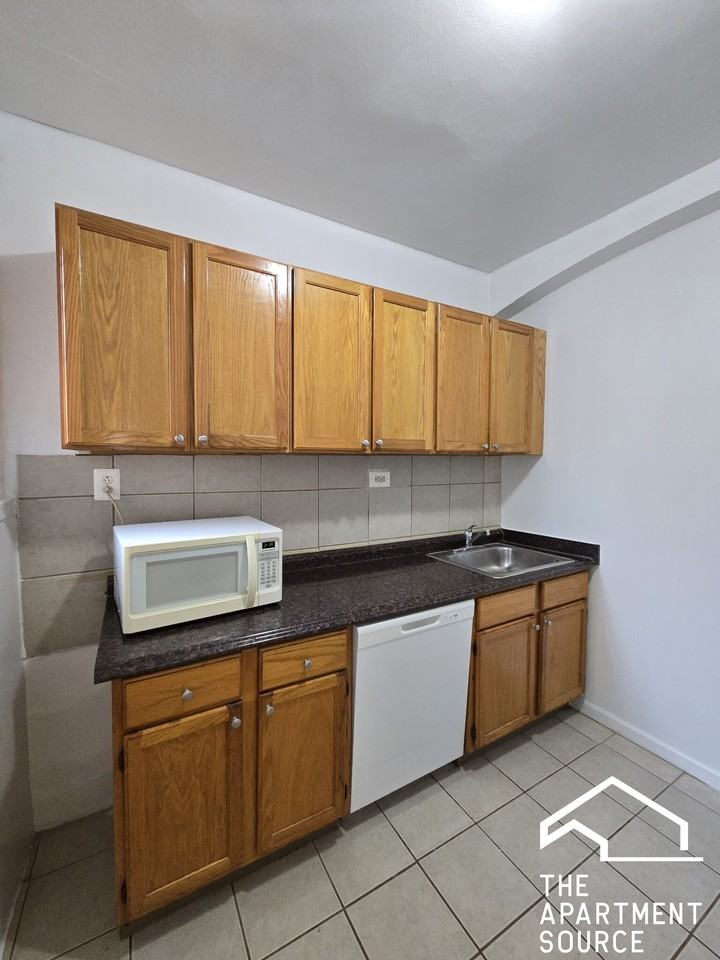 4931 N Whipple St #3E - Photo 3 of 7