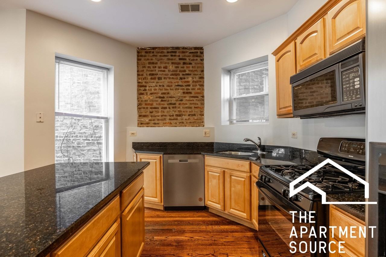 1010 N Kedzie Ave #1 - Photo 5 of 31