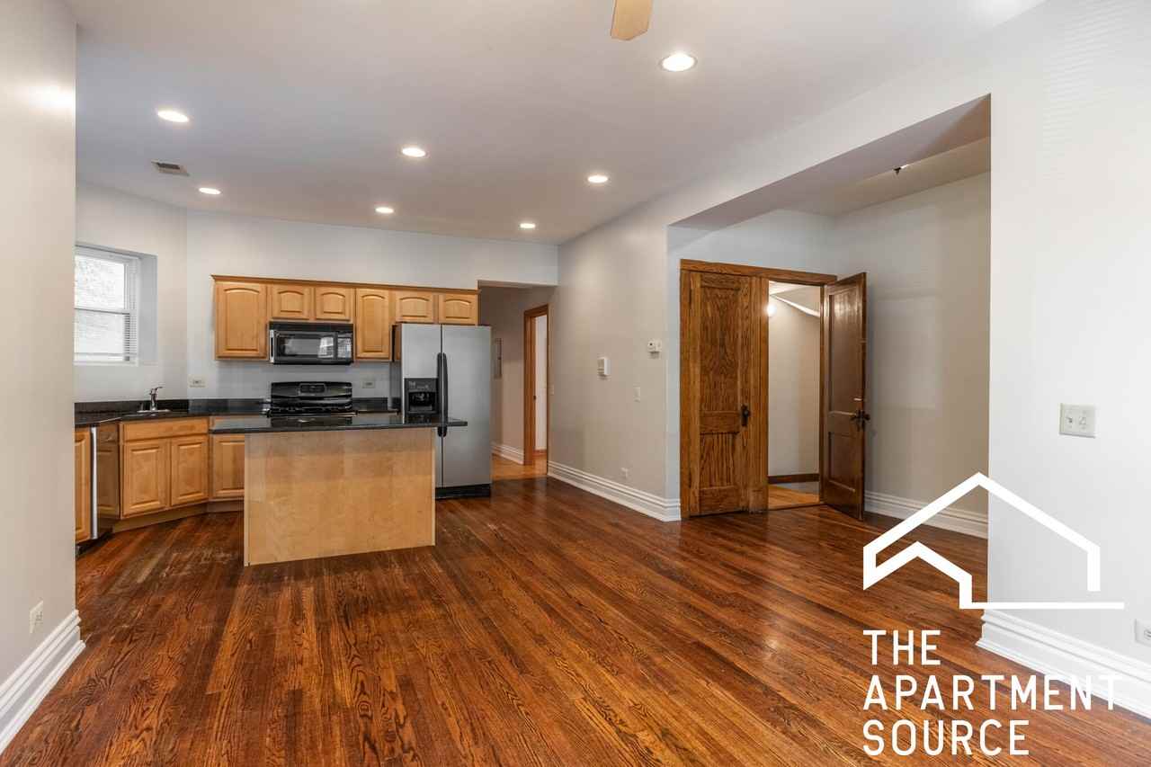 1010 N Kedzie Ave #1 - Photo 4 of 31