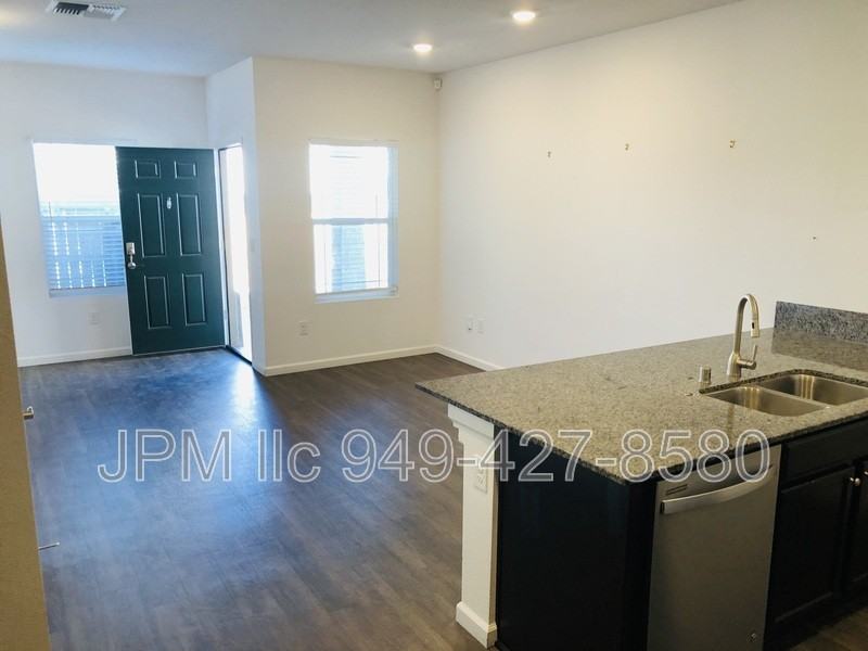 537 Autumn Breeze Cir - Photo 4 of 13