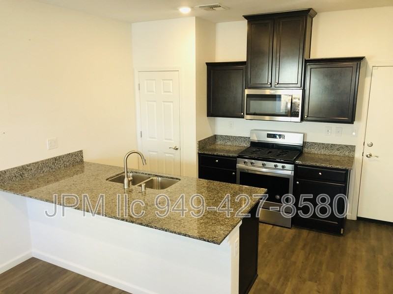 537 Autumn Breeze Cir - Photo 5 of 13