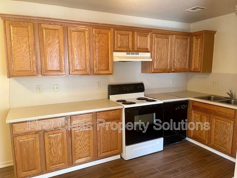 1132 N Gardner Ave - Photo 4 of 14