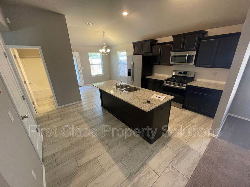 11613 Sw 8th Cir - Photo 2 of 30