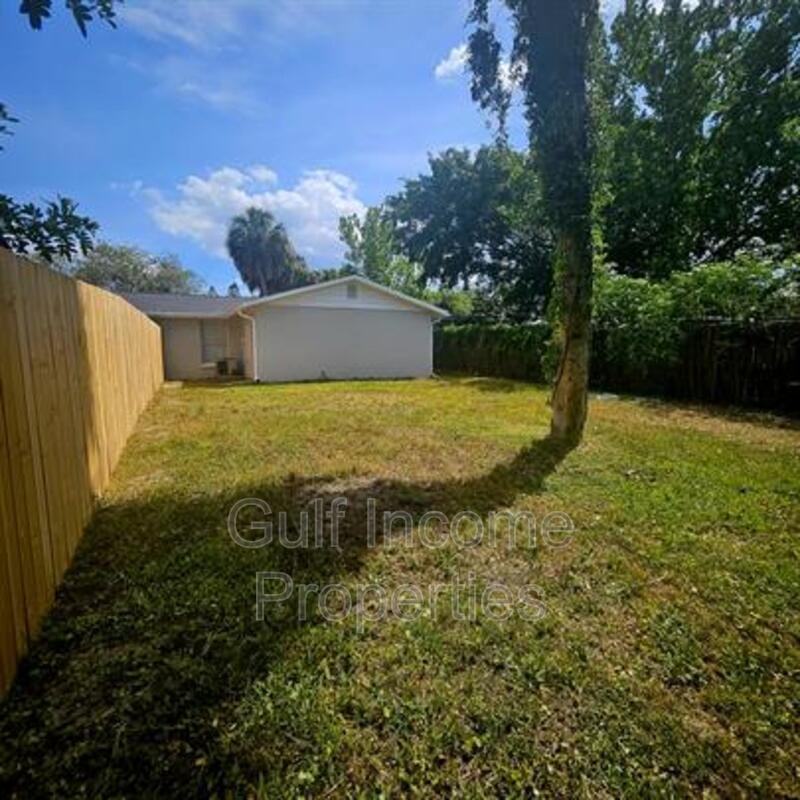 2515 30th Avenue Drive East - Photo 2 of 20