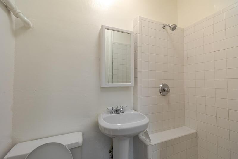 1207 Clayton St #5 - Photo 5 of 20