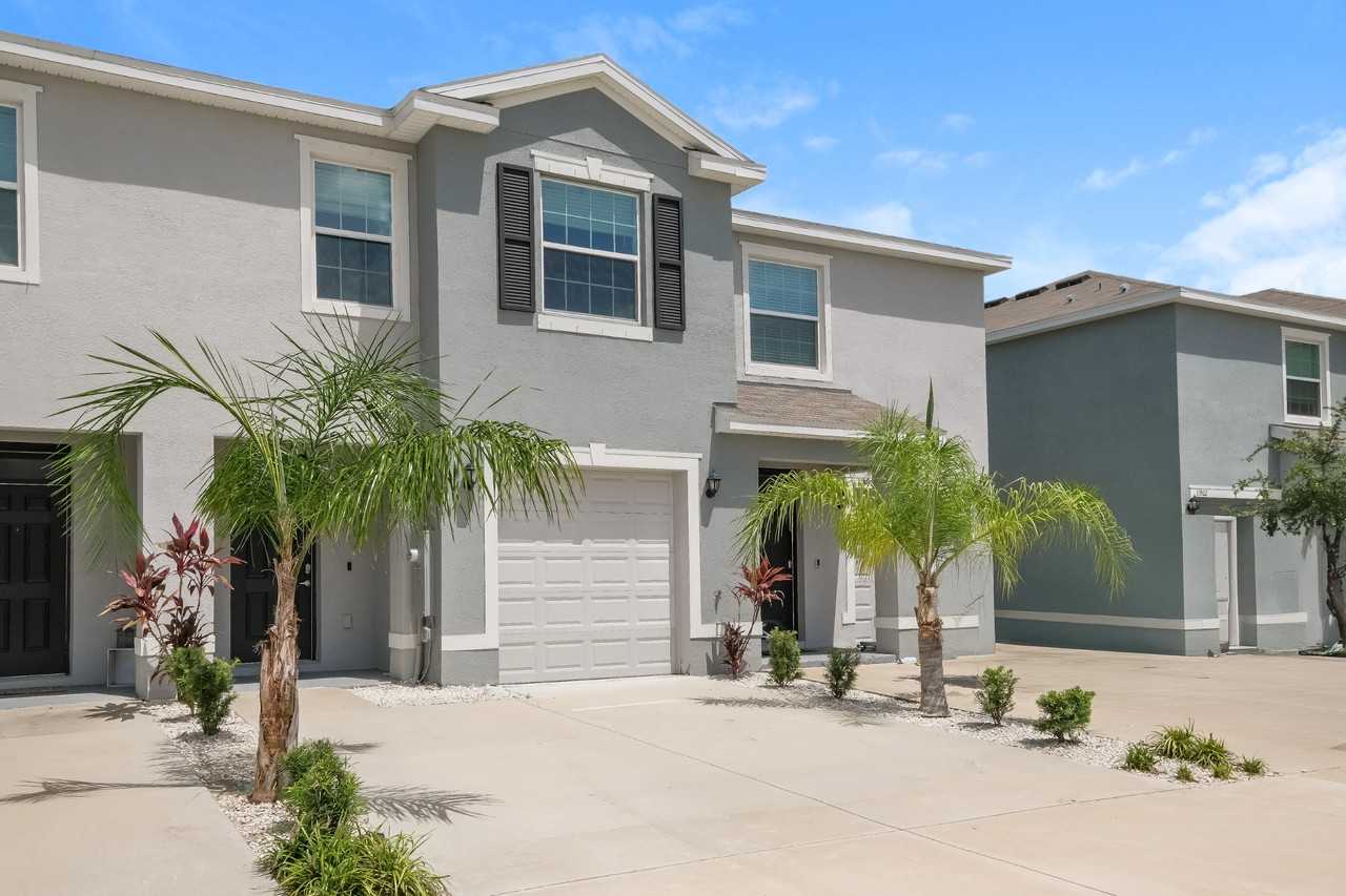 11886 11886 Stoneport Pl - Photo 2 of 41